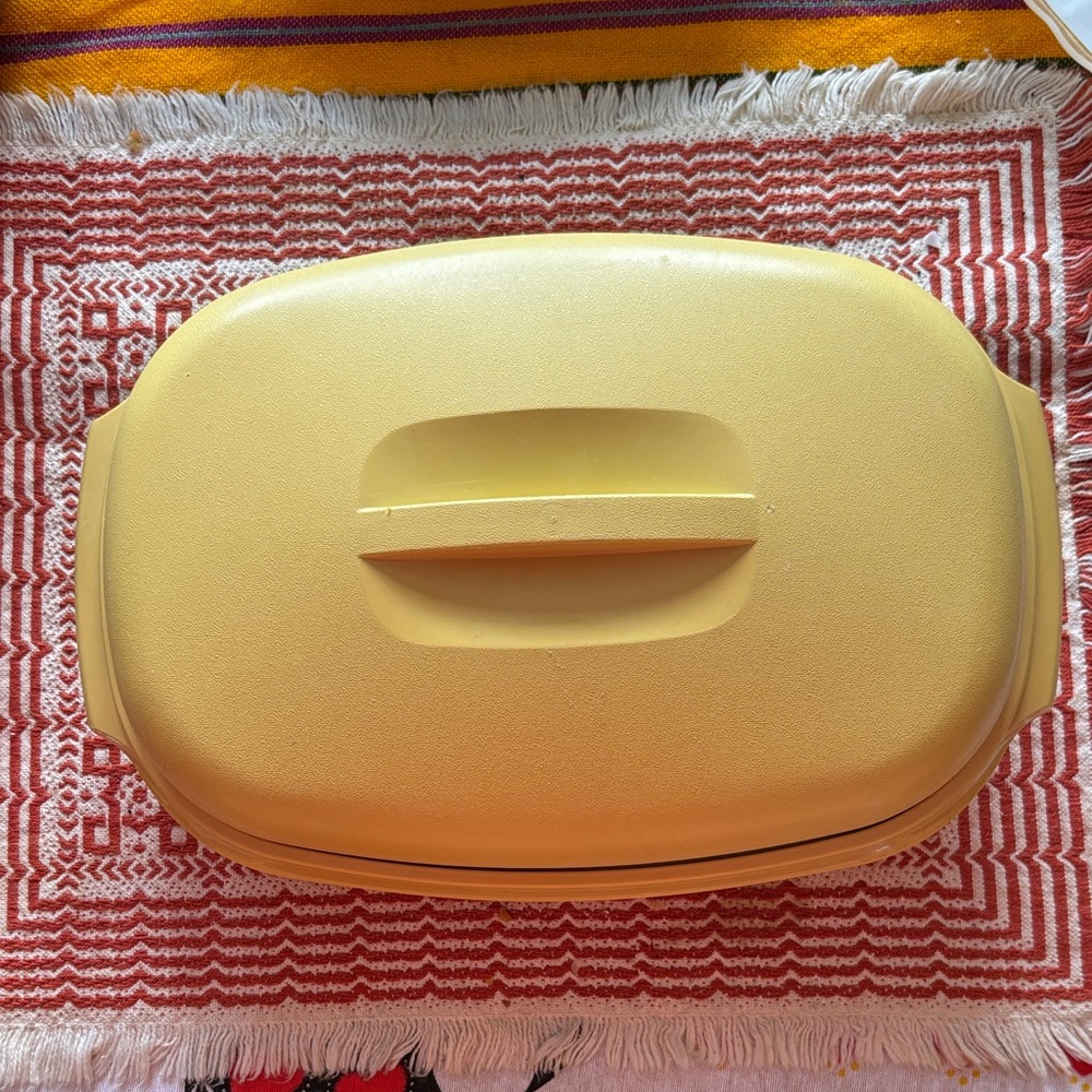 Vintage Tupperware microwave steamer